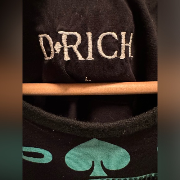 D - Rich Clothing - Picture 3 of 13